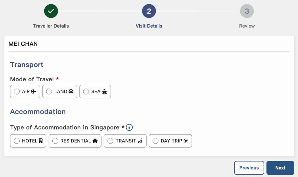 SG Arrival Card 第 2 步 Visit Details 的空白页面：出行方式（空路、陆路、海路）和在新加坡的住宿类型（酒店、住宅、过境、一日游）。