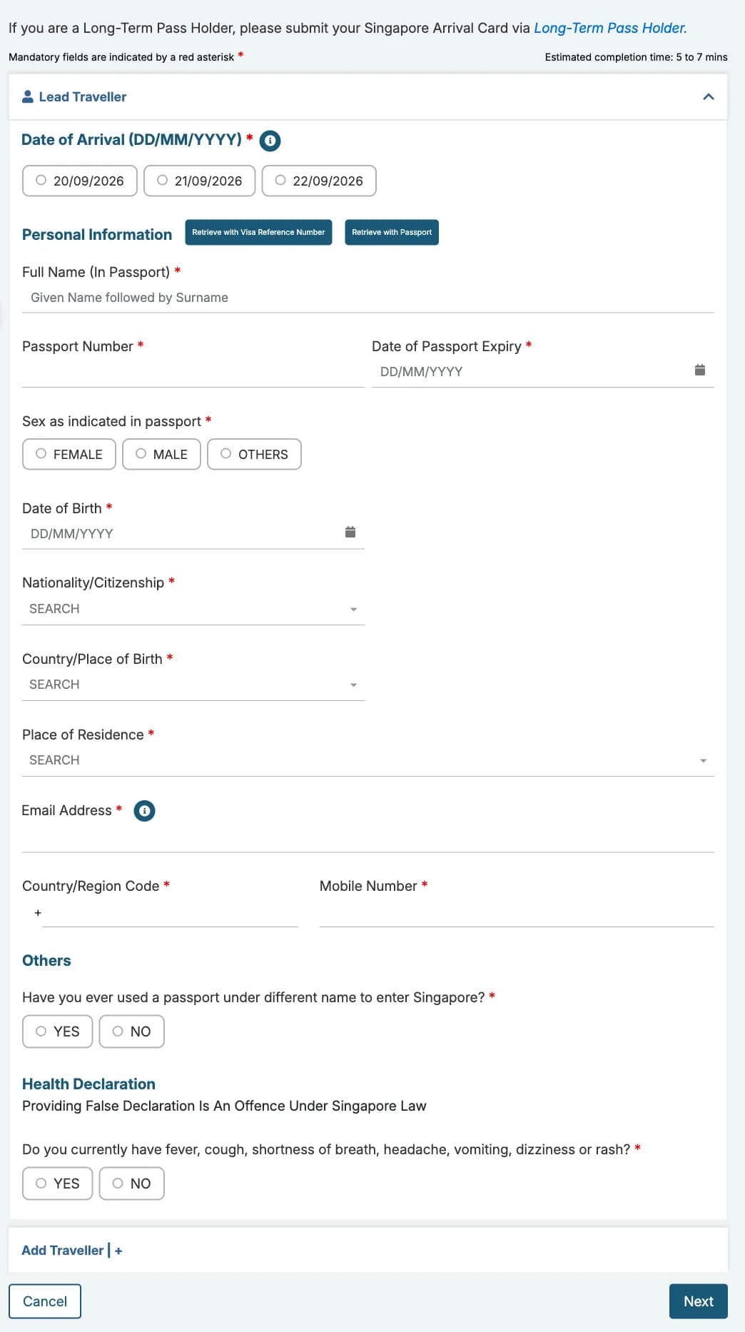 Step 1 of the SG Arrival Card, Traveller Information, empty: the three arrival-date buttons, then full name, passport number and expiry, sex, date of birth, nationality, country of birth, place of residence, email, country code and mobile number, the different-name passport question and the health declaration symptom question.